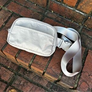 B&G Cream cross the Chest Bag NEW !!